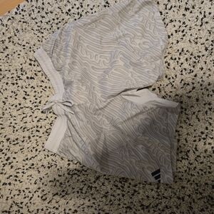 Adidas Light Gray Patterned Shorts tennis slam size L like new